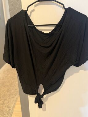 Victoria's Secret Black Tie-Front Crop Top